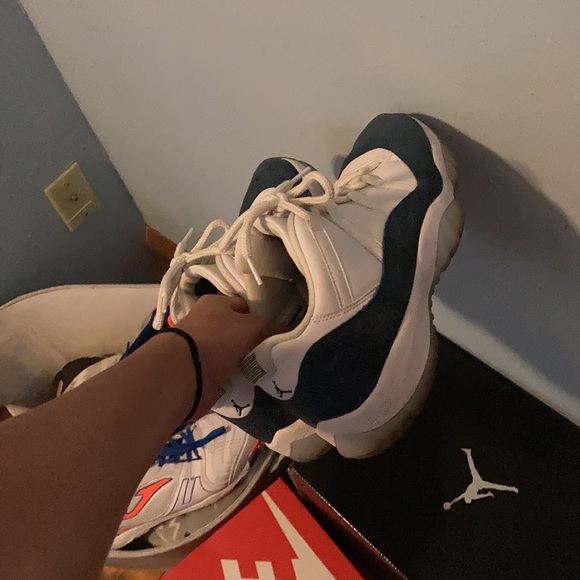 Jordan 11 low snakeskins